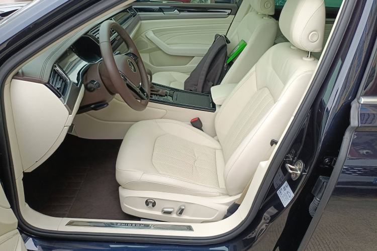 Used Volkswagen Phideon 2021 380TSI Luxury Edition Left Front Seat