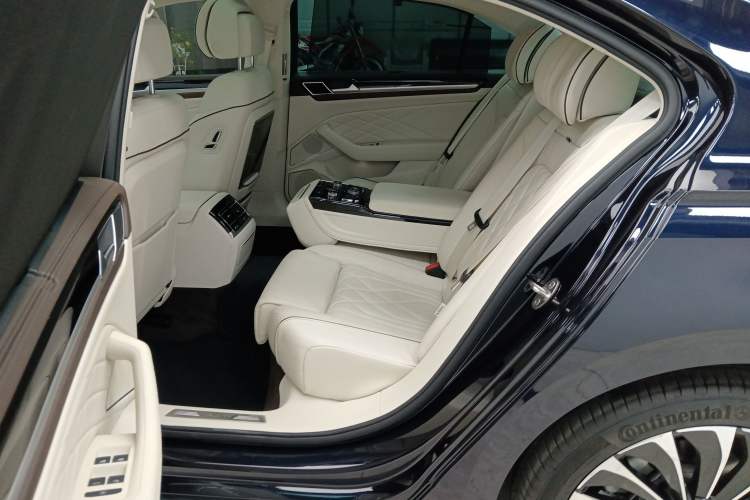 Used Volkswagen Phideon 2021 380TSI Prestige Edition Left Rear Seat