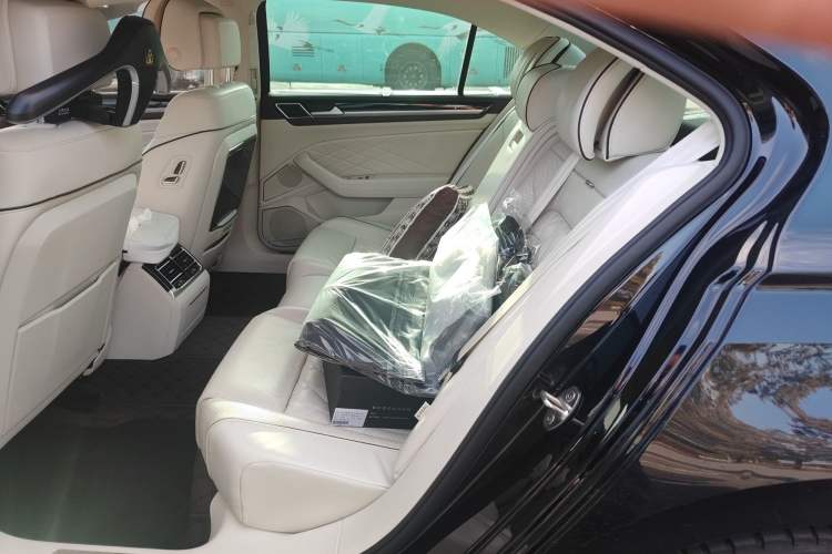 Used Volkswagen Phideon 2021 380TSI Prestige Edition Left Rear Seat