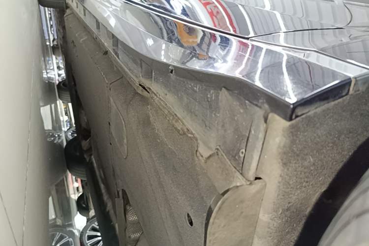 Used Volkswagen Phideon 2021 380TSI Luxury Edition Left Side Sill