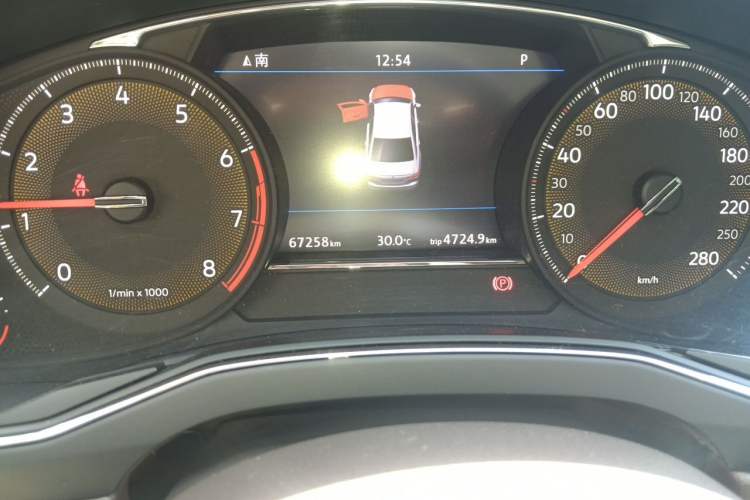 Used Volkswagen Phideon 2021 380TSI Luxury Edition Odometer Close Up