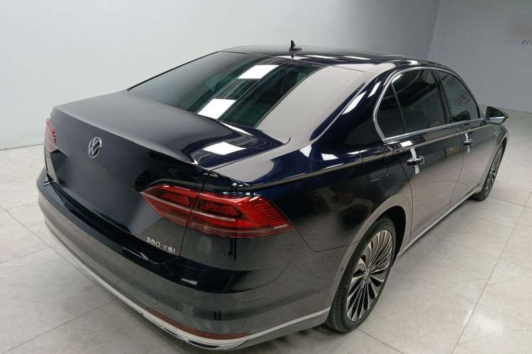 Used Volkswagen Phideon 2021 380TSI Prestige Edition Rear Right 45 Deg