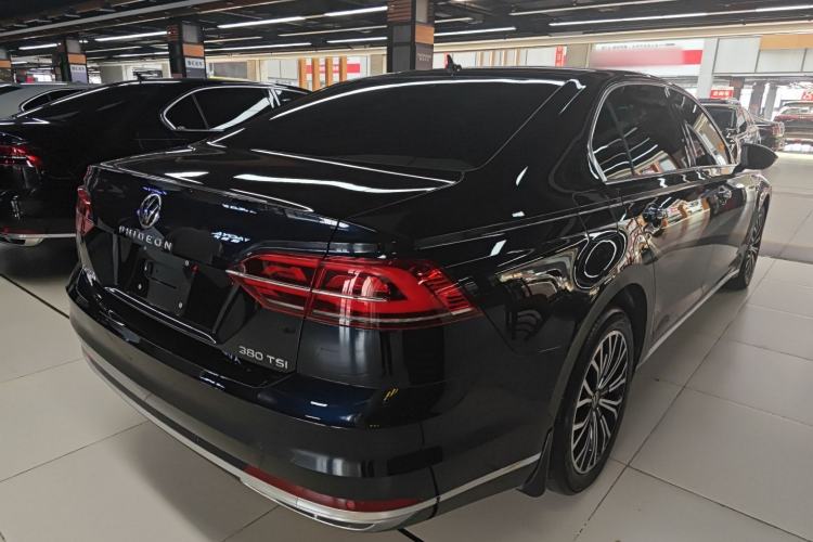 Used Volkswagen Phideon 2021 380TSI Luxury Edition Rear Right 45 Deg