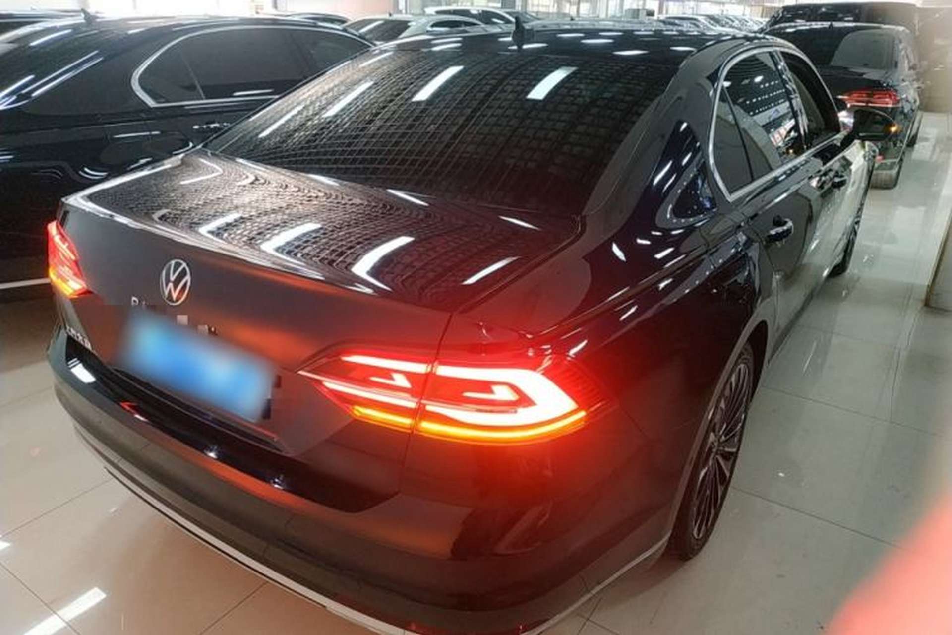 Used Volkswagen Phideon 2021 380TSI Prestige Edition Rear Right 45 Deg