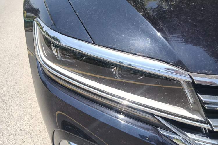 Used Volkswagen Phideon 2021 380TSI Luxury Edition Right Front Headlight