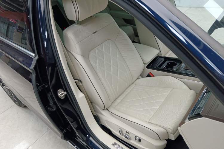 Used Volkswagen Phideon 2021 380TSI Prestige Edition Right Front Seat