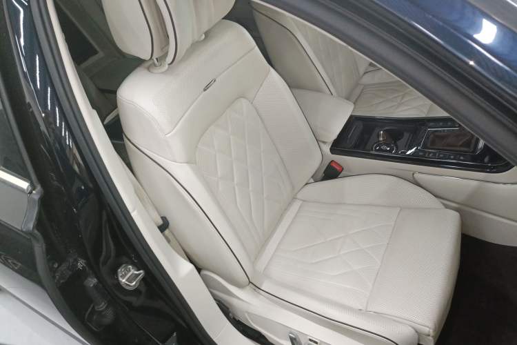 Used Volkswagen Phideon 2021 380TSI Prestige Edition Right Front Seat