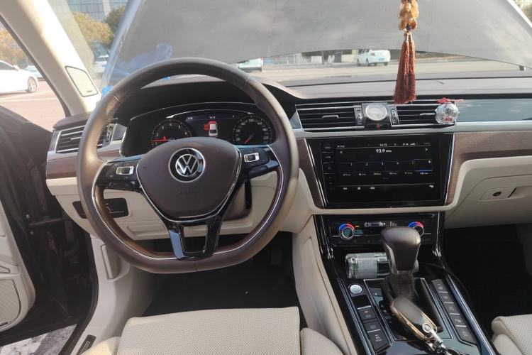 Used Volkswagen Phideon 2021 380TSI Prestige Edition Steering Wheel