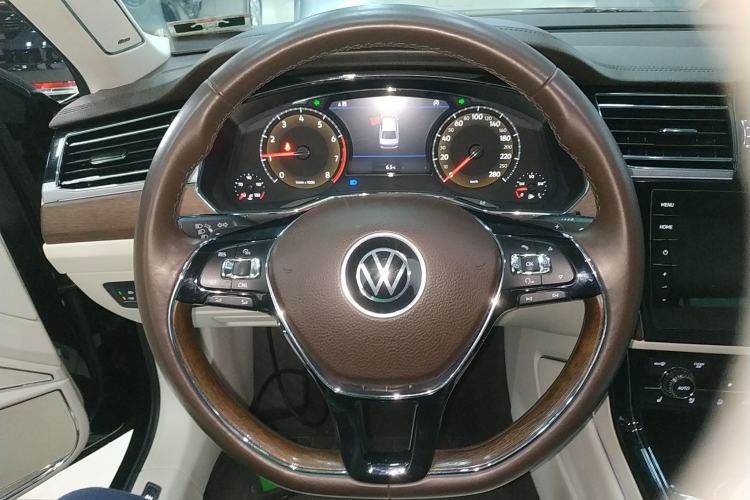 Used Volkswagen Phideon 2021 380TSI Prestige Edition Steering Wheel