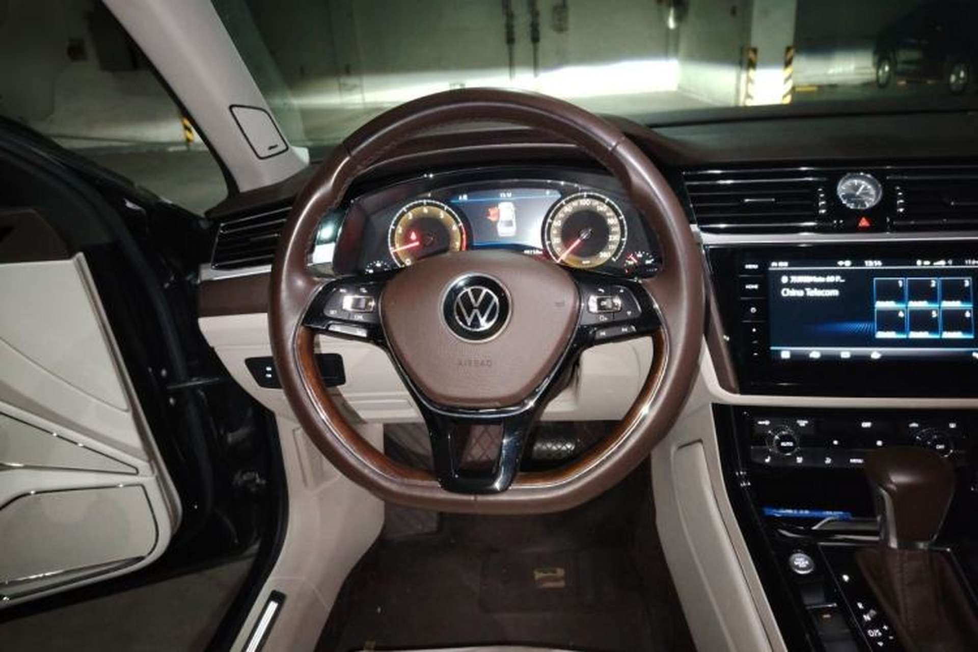 Used Volkswagen Phideon 2021 380TSI Prestige Edition Steering Wheel