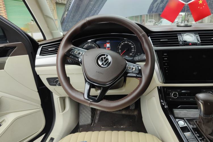 Used Volkswagen Phideon 2021 380TSI Luxury Edition Steering Wheel