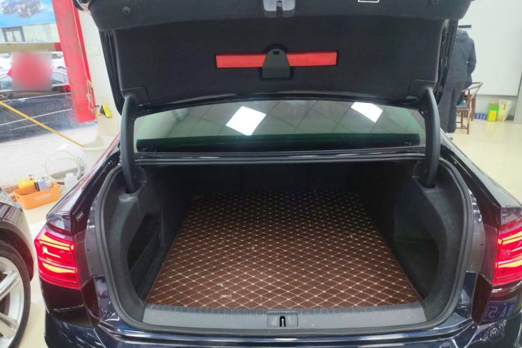 Used Volkswagen Phideon 2021 380TSI Luxury Edition Trunk