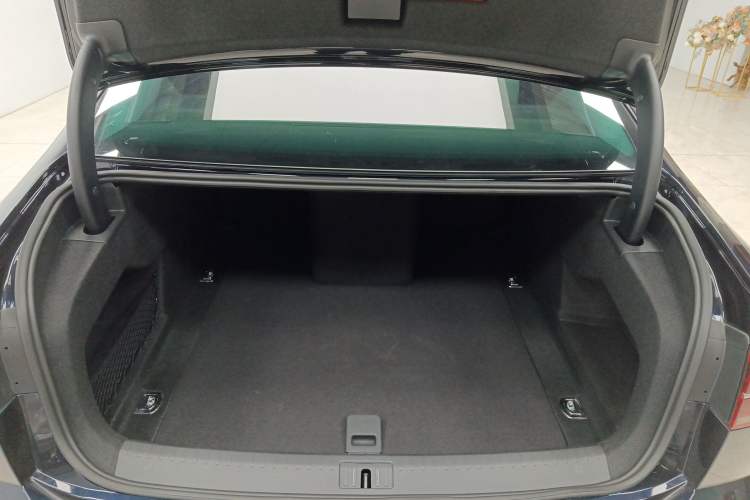 Used Volkswagen Phideon 2021 380TSI Prestige Edition Trunk