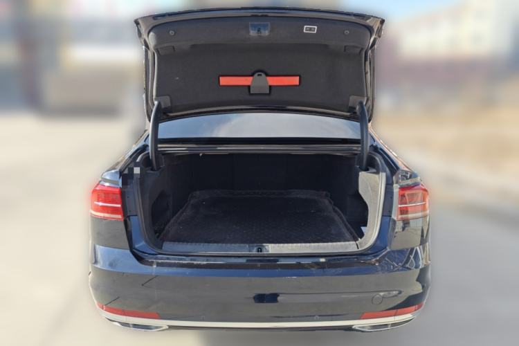 Used Volkswagen Phideon 2021 380TSI Luxury Edition Trunk