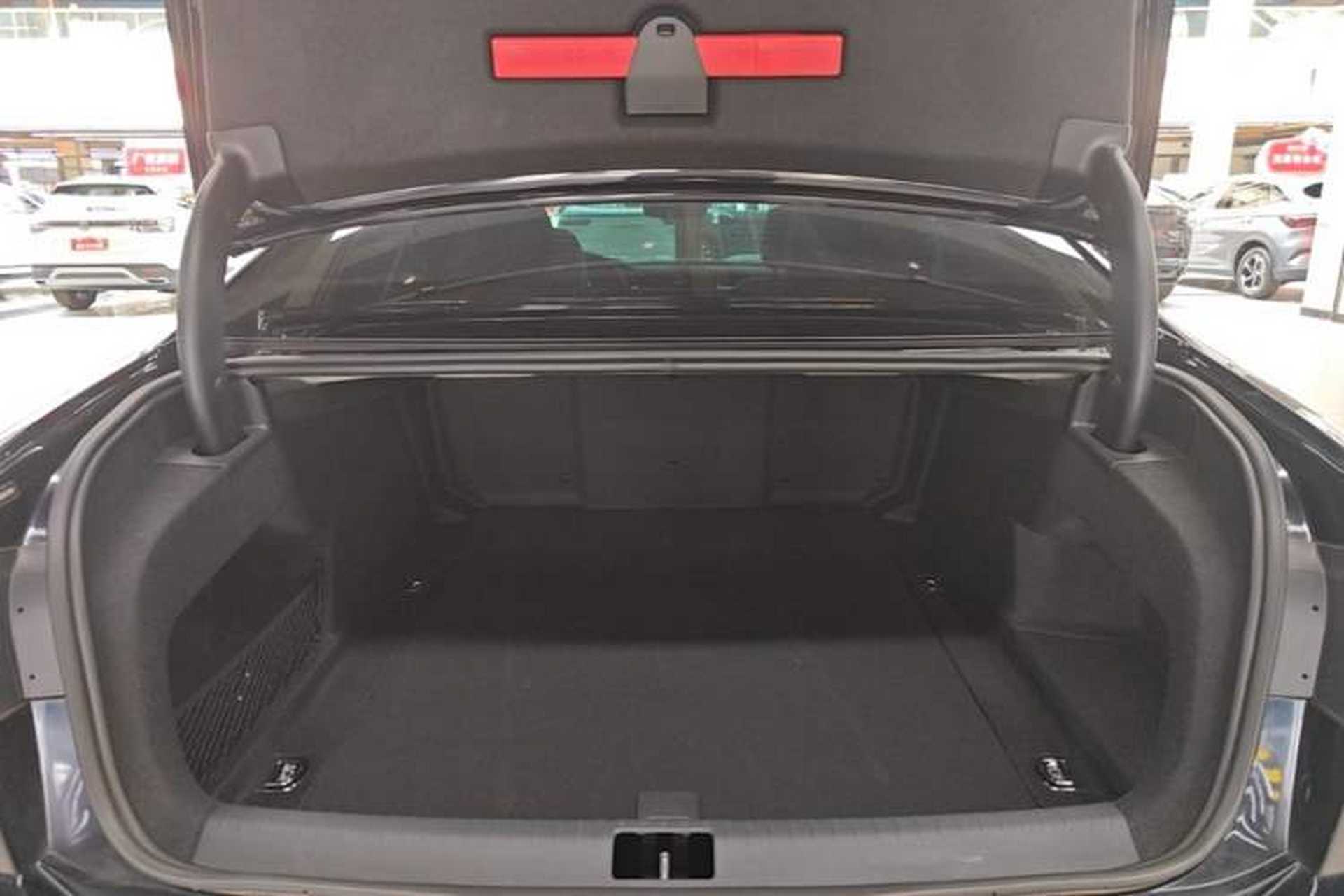 Used Volkswagen Phideon 2021 380TSI Luxury Edition Trunk