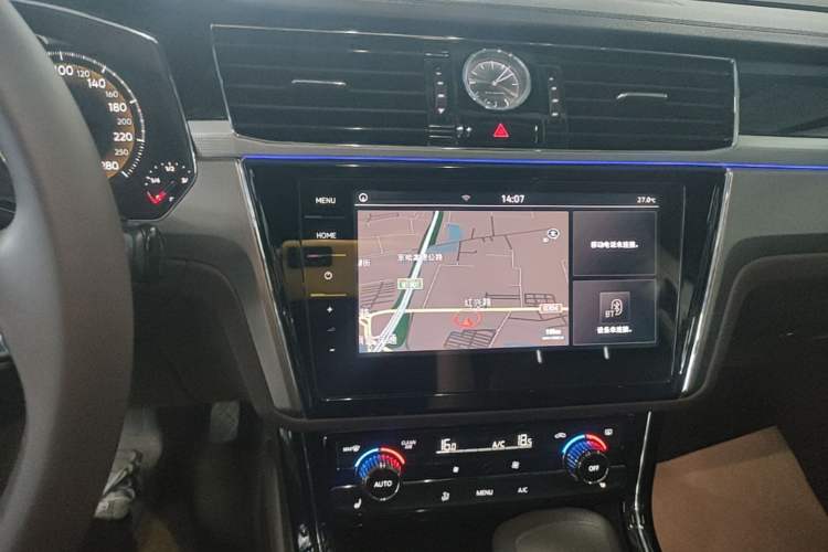 Used Volkswagen Phideon 2021 380TSI Luxury Edition Audio And AC Panel