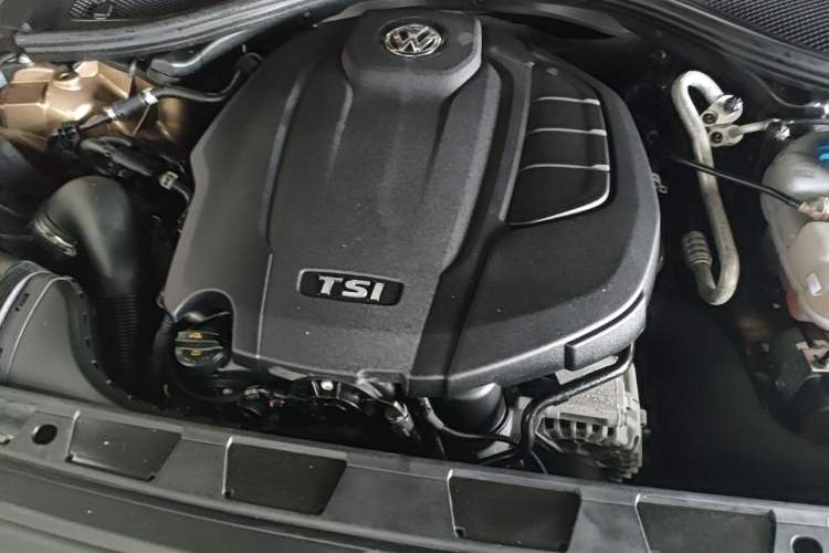 Used Volkswagen Phideon 2021 380TSI Luxury Edition Engine Bay