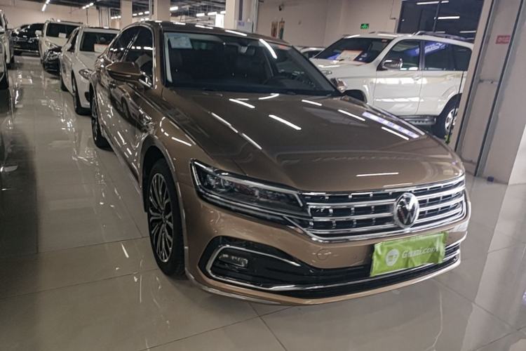 Used Volkswagen Phideon 2021 380TSI Luxury Edition Front Right 45 Deg