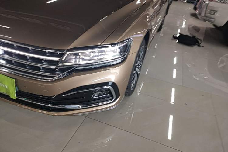Used Volkswagen Phideon 2021 380TSI Luxury Edition Left Front Headlight