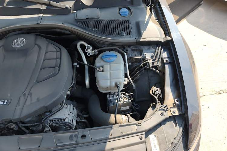 Used Volkswagen Phideon 2021 380TSI Luxury Edition Engine Bay Left