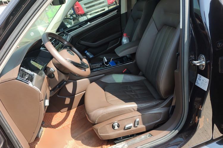 Used Volkswagen Phideon 2021 380TSI Luxury Edition Left Front Seat