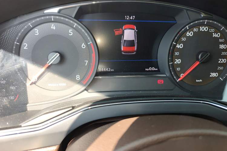 Used Volkswagen Phideon 2021 380TSI Luxury Edition Odometer Close Up