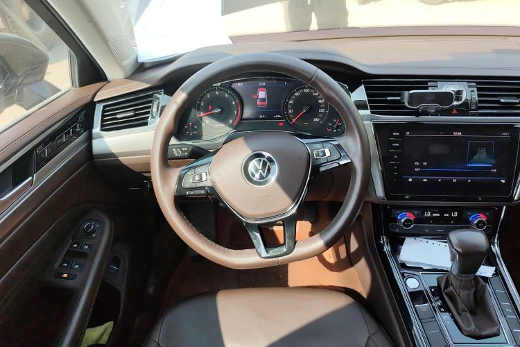 Used Volkswagen Phideon 2021 380TSI Luxury Edition Steering Wheel