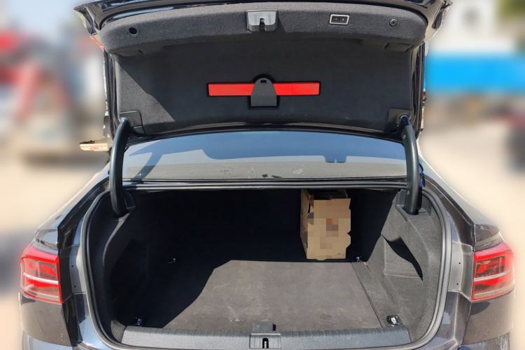 Used Volkswagen Phideon 2021 380TSI Luxury Edition Trunk