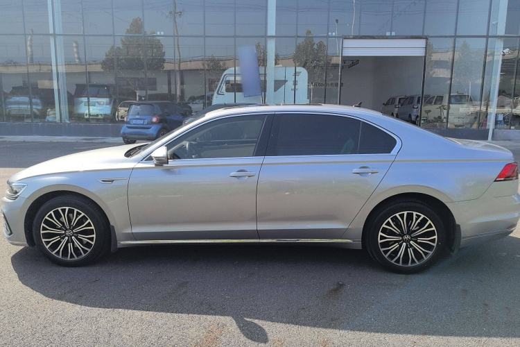 Used Volkswagen Phideon 2021 380TSI Luxury Edition Exterior 4