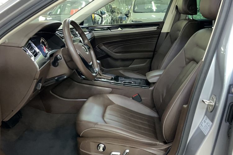 Used Volkswagen Phideon 2021 380TSI Luxury Edition Interior 3