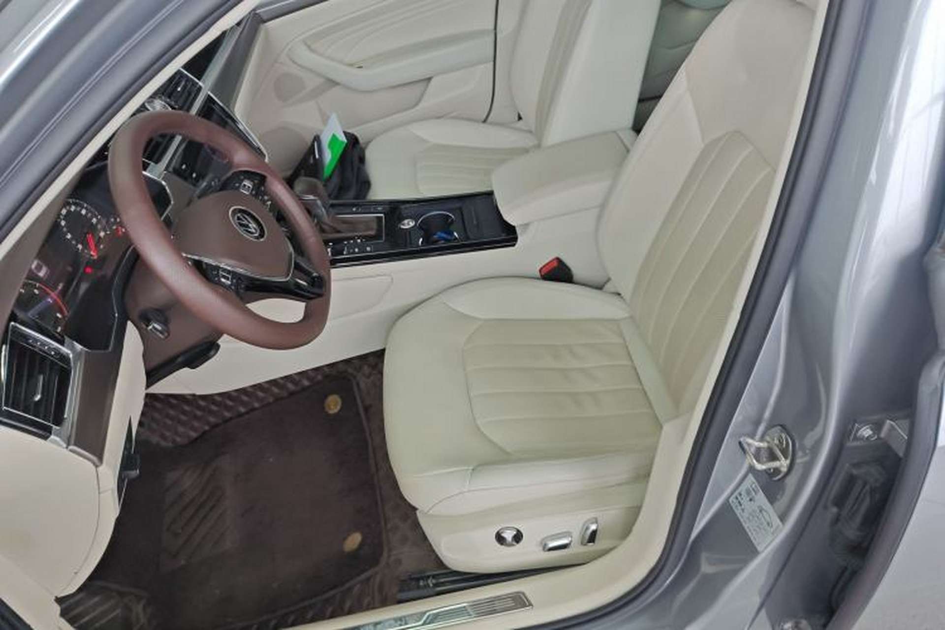 Used Volkswagen Phideon 2021 380TSI Luxury Edition Left Front Seat