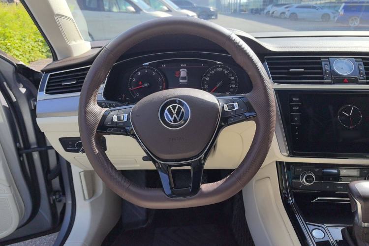Used Volkswagen Phideon 2021 380TSI Luxury Edition Steering Wheel