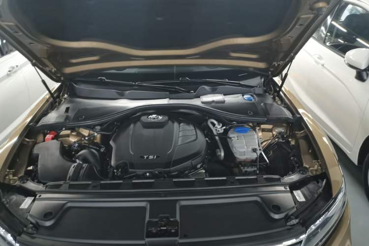 Used Volkswagen Phideon 2021 380TSI Luxury Edition Engine Bay