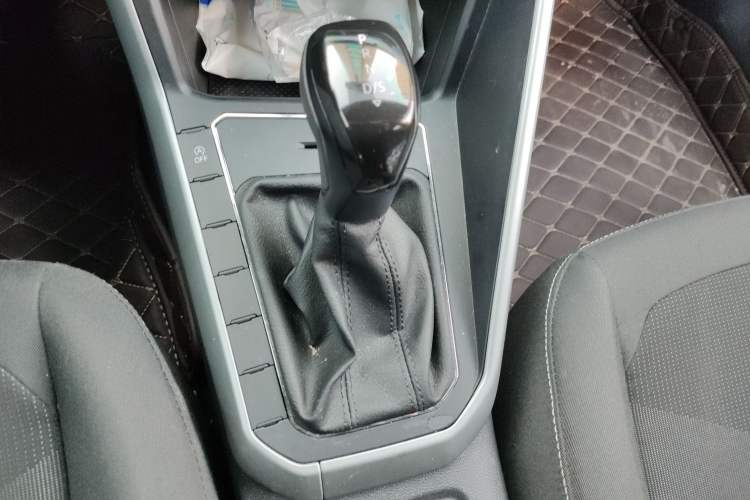 Used Volkswagen Polo 2023 Revised Plus 1.5L Automatic – Enjoy Life Edition Gear Lever
