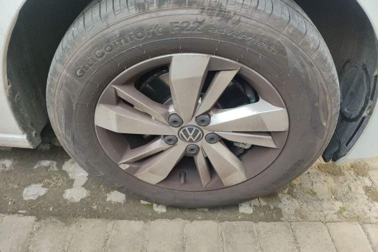 Used Volkswagen Polo 2023 Revised Plus 1.5L Automatic – Enjoy Life Edition Right Front Wheel Hub