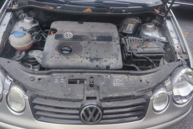Used Volkswagen Polo 2004 Sedan 1.4L Manual Comfort Model Engine Bay