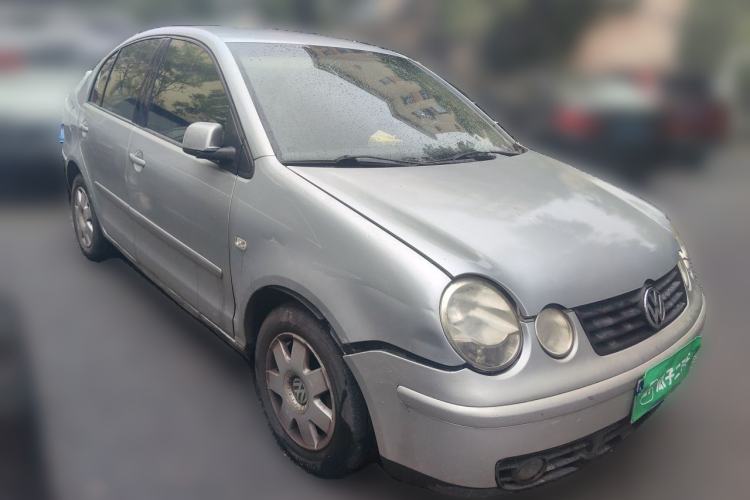 Used Volkswagen Polo 2004 Sedan 1.4L Manual Comfort Model Front Right 45 Deg