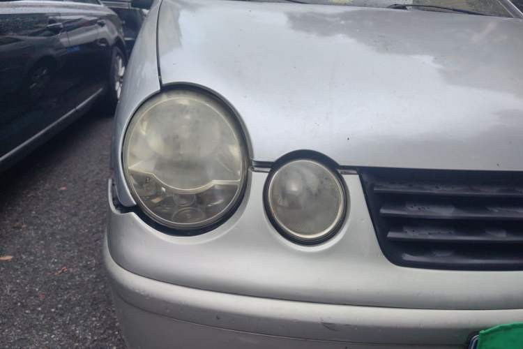 Used Volkswagen Polo 2004 Sedan 1.4L Manual Comfort Model Right Front Headlight
