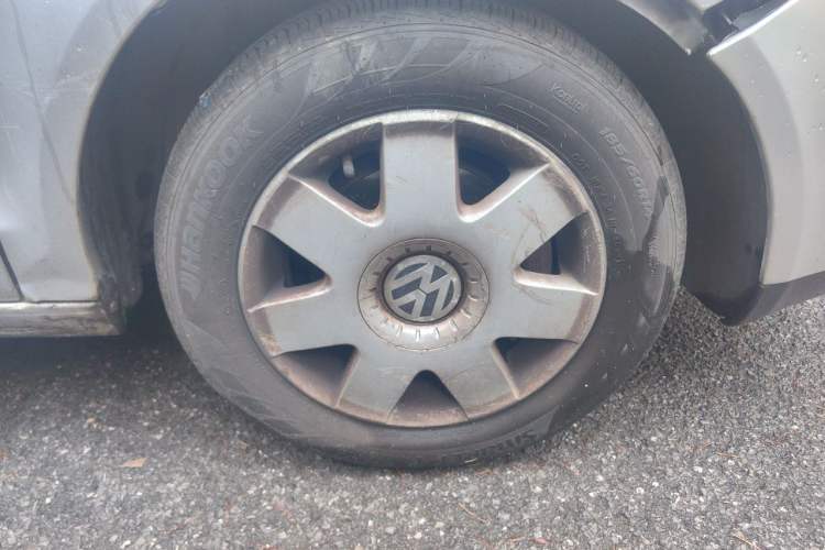 Used Volkswagen Polo 2004 Sedan 1.4L Manual Comfort Model Right Front Wheel Hub