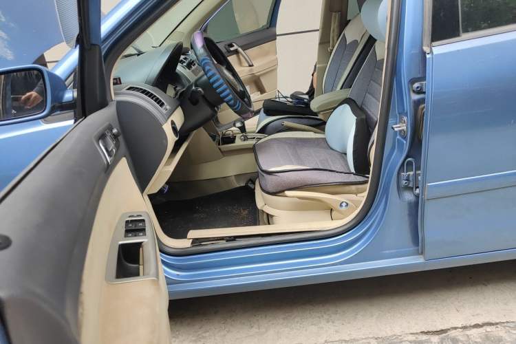 Used Volkswagen Polo 2006 Jingqing 1.4L Automatic Fashion Edition Driver Seat