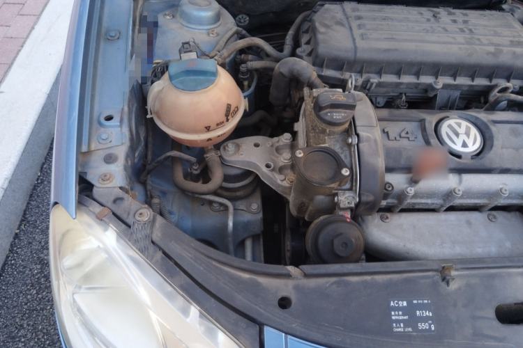 Used Volkswagen Polo 2006 Jingqu 1.4L Manual - Elegant Edition Engine Bay Right