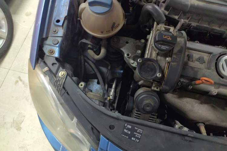 Used Volkswagen Polo 2006 Jingqing 1.4L Manual Fashion Edition Engine Bay Right