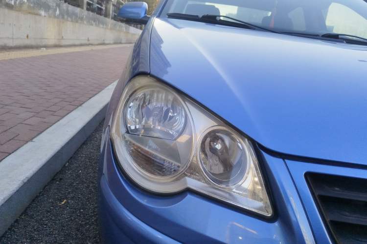 Used Volkswagen Polo 2006 Jingqu 1.4L Manual - Elegant Edition Right Front Headlight