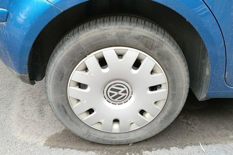 Used Volkswagen Polo 2006 Jingqing 1.4L Manual Fashion Edition Right Front Wheel Hub