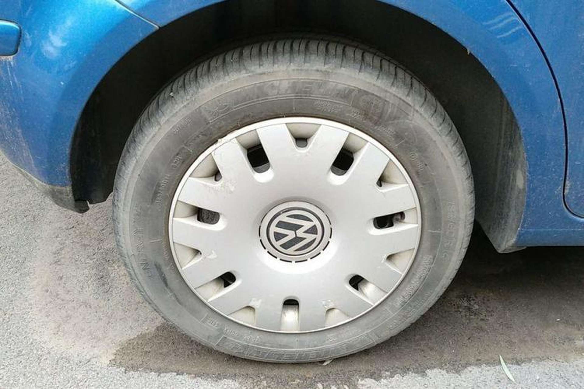 Used Volkswagen Polo 2006 Jingqing 1.4L Manual Fashion Edition Right Front Wheel Hub