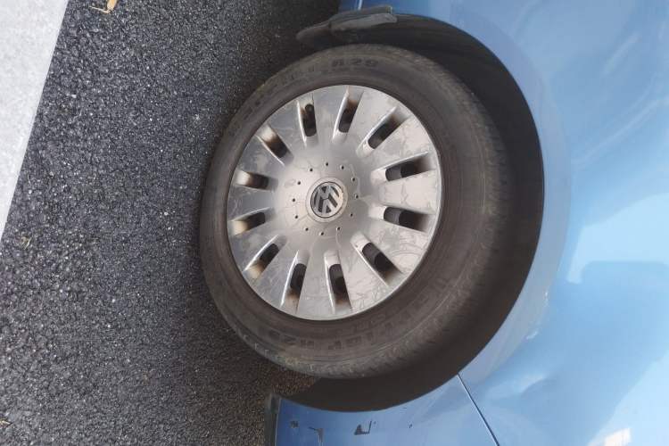 Used Volkswagen Polo 2006 Jingqu 1.4L Manual - Elegant Edition Right Front Wheel Hub
