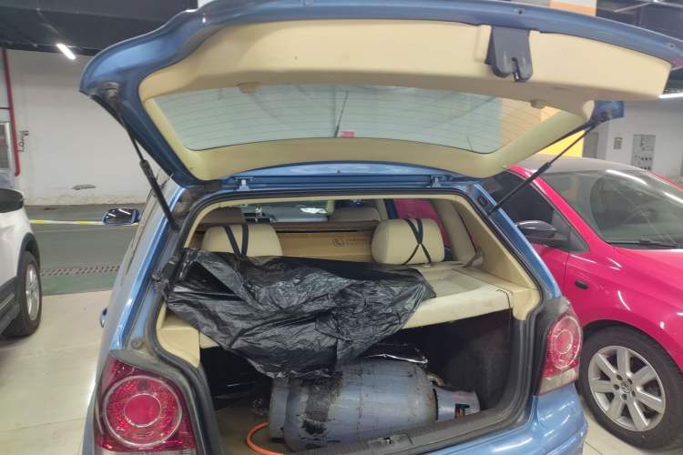 Used Volkswagen Polo 2006 Jingqing 1.4L Manual Fashion Edition Trunk