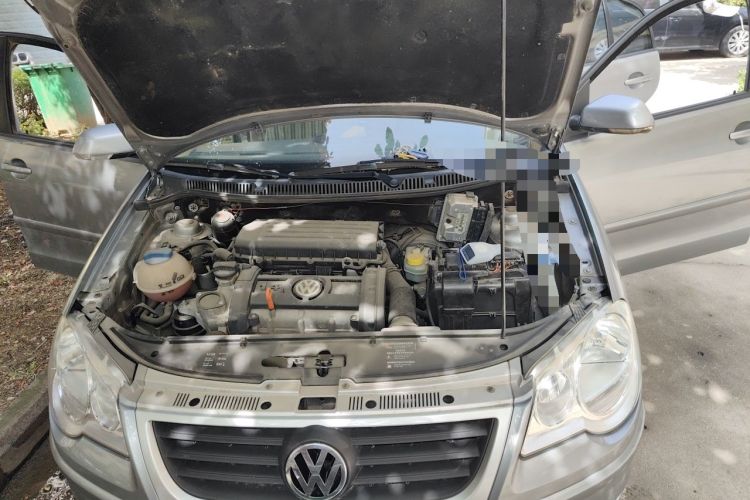 Used Volkswagen Polo 2006 Jingqu 1.4L Manual - Elegant Edition Engine Bay