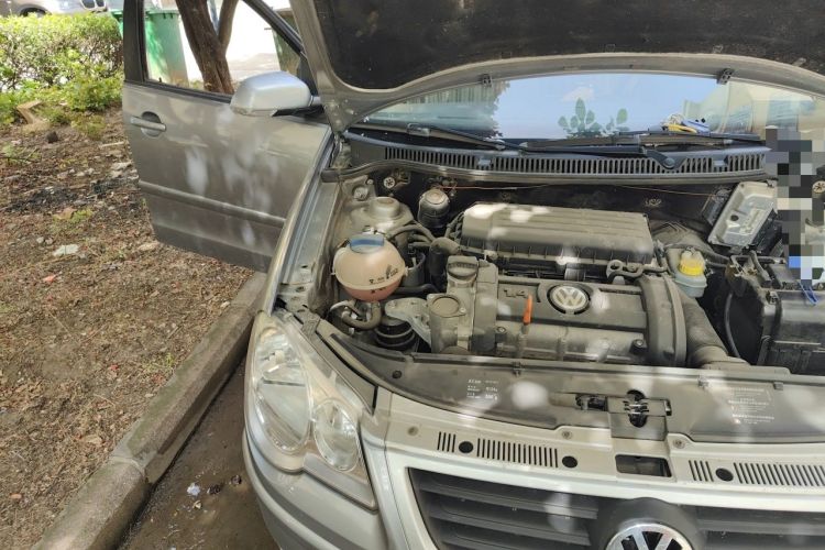 Used Volkswagen Polo 2006 Jingqu 1.4L Manual - Elegant Edition Engine Bay Right