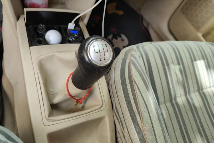 Used Volkswagen Polo 2006 Jingqu 1.4L Manual - Elegant Edition Gear Lever